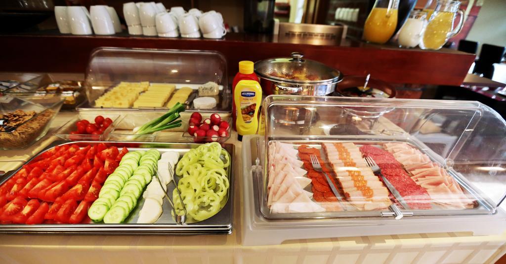 City Hotel Nitra With Free Parking Екстериор снимка