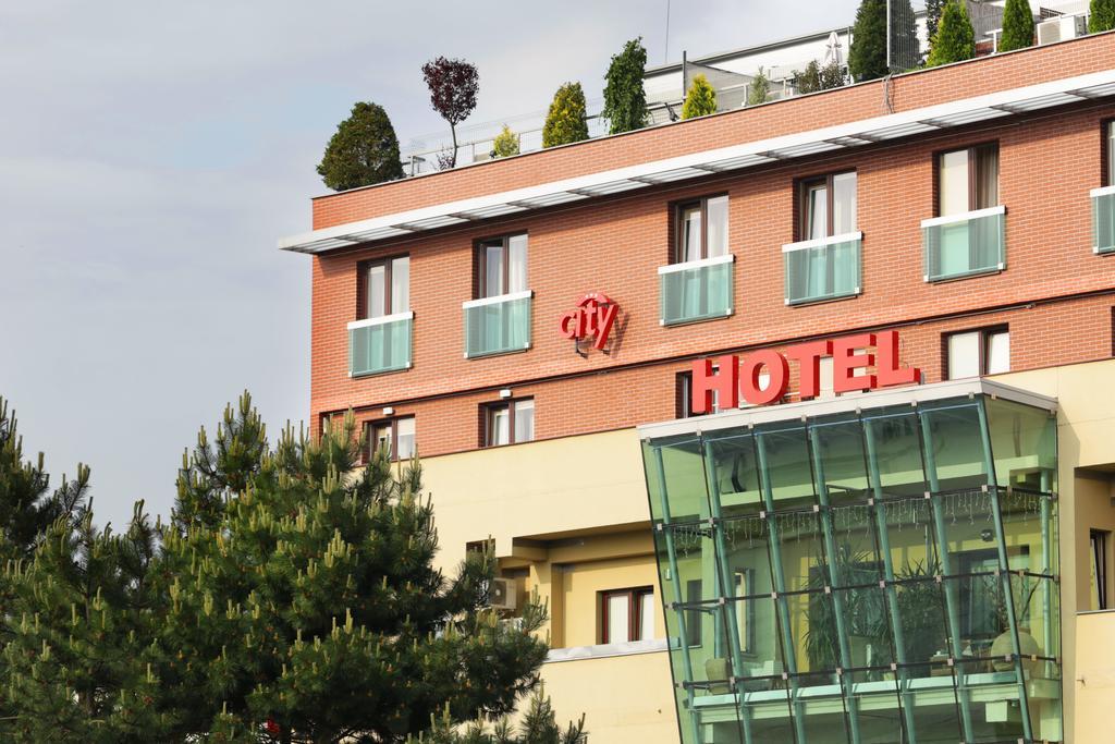 City Hotel Nitra With Free Parking Екстериор снимка