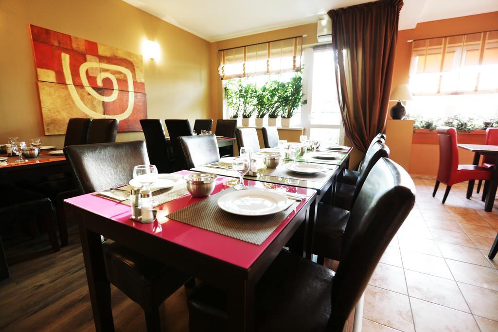 City Hotel Nitra With Free Parking Екстериор снимка